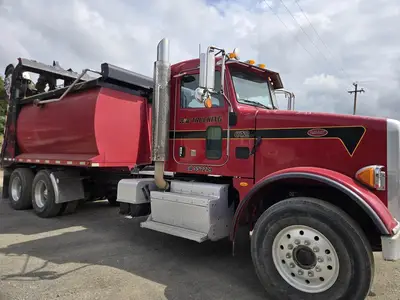 USED 2014 PETERBILT 365