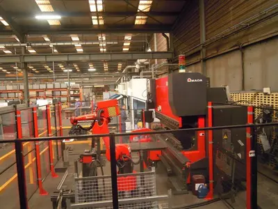 USED AMADA ASTRO 100T X 3220 CNC ROBOT BENDING CELL