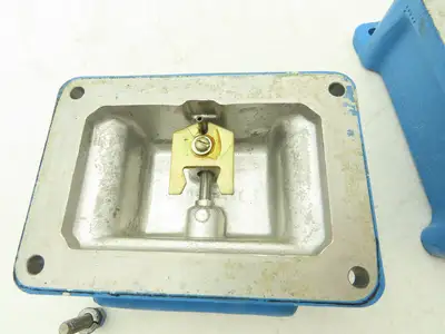 Square D 2510-KR-2H Manual Motor Start Switch Type 4 Watertight 10HP 600V 3PH