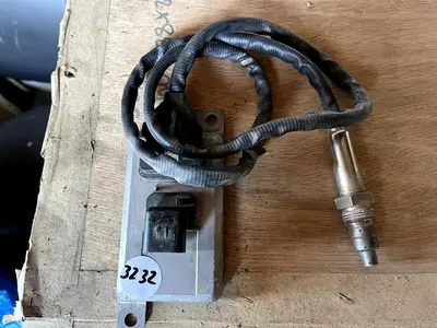 KM Diesel Nitrogen Oxides Nox sensor 22014032 FITS Truck D11 D13 D16 Mack MP8