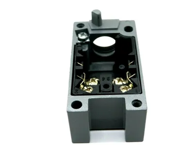 NEW LOT OF 2 CUTLER HAMMER E51RN LIMIT SWITCH RECEPTACLE SERIES A1