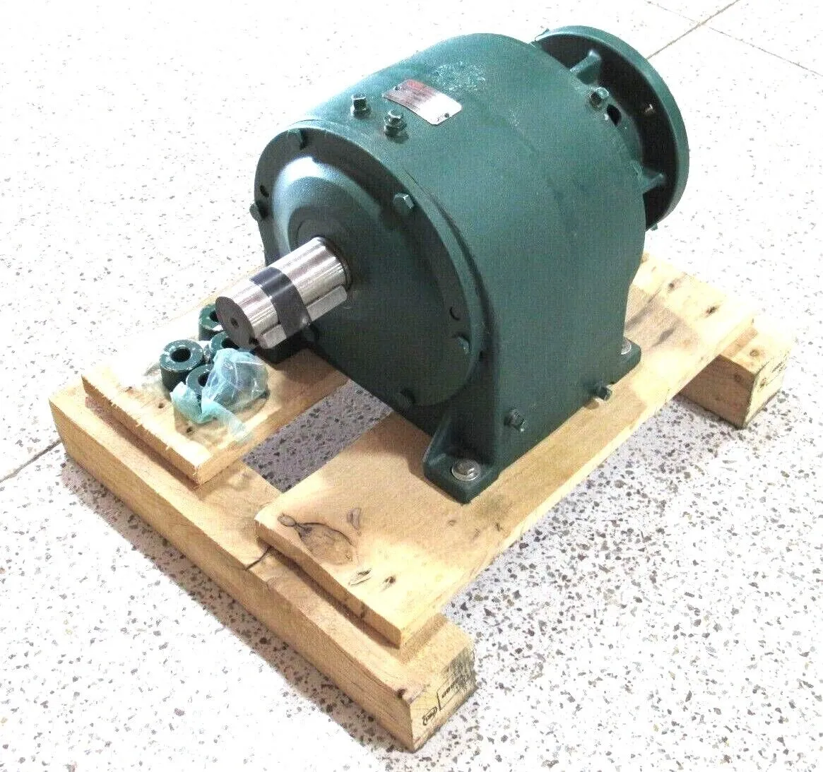 NEW DODGE 079163-74-A250-D-M-5-A-I-6.2-A1 GEAR REDUCER 6.2:1