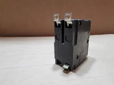 USED SQUARE D QOB215
