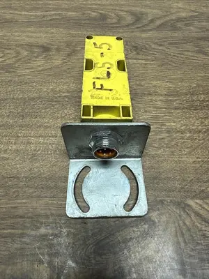 USED BANNER LVAG1-A-LM5-14