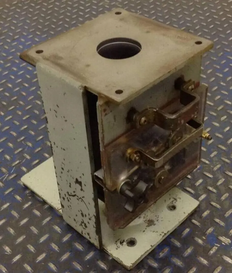 USED METAL FABRICATOR MAGNET512