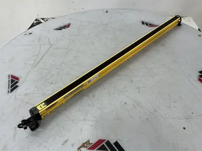 USED BANNER ENGINEERING SLSE30-900P8