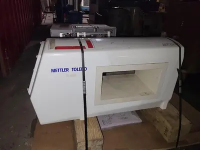 7" tall 13.5" wide safeline metal detector