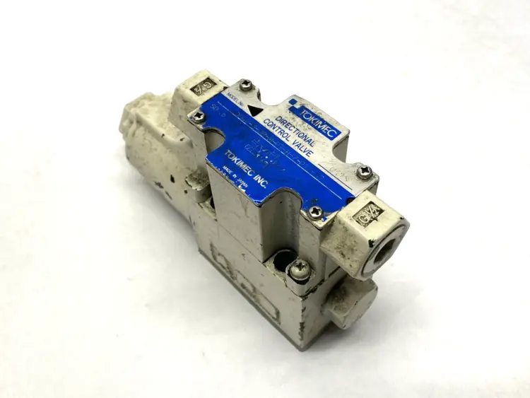 Used TOKIMEC SOLENOID DIRECTIONAL CONTROL VALVE 1/2" PORTS Solenoid Valves Michigan US | Maverick Industrial Sales #1089348