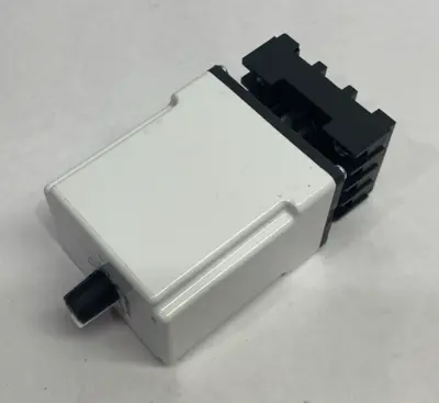 USED MACROMATIC TIME DELAY RELAY, SINGLE SHOT, 0.1-10SEC
