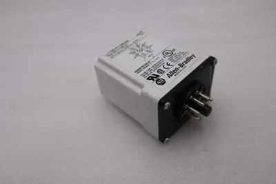 NEW ALLEN BRADLEY 700-HT12AU24 RELAY SER.B STOCK H857A