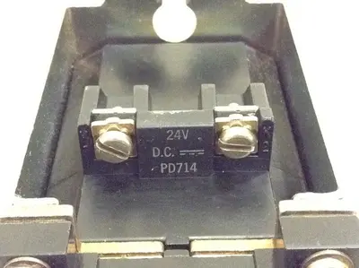 USED ALLEN BRADLEY 700DC-P600Z24 SER A