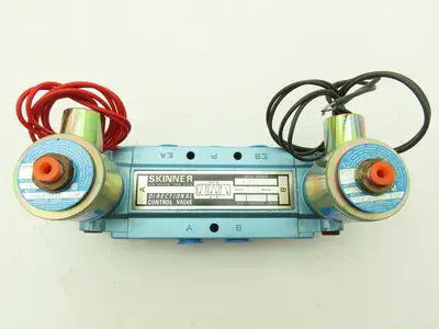 Honeywell Skinner S3FFHAL3 Solenoid Valve 5-Way 3 Pos 24VDC 150 PSI 3/8" NPT