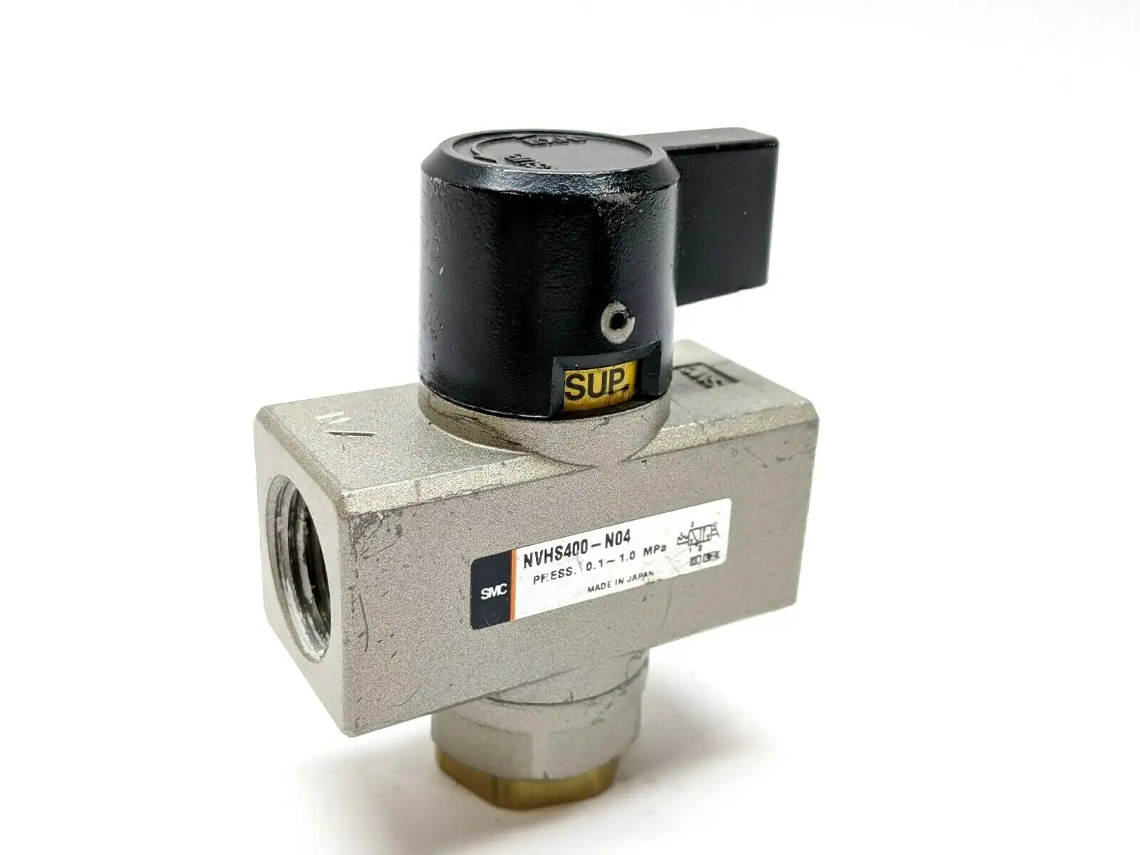 NVHS400-N04 | SMC  Hand Valve Shut-Off 1/2" NPT - Used