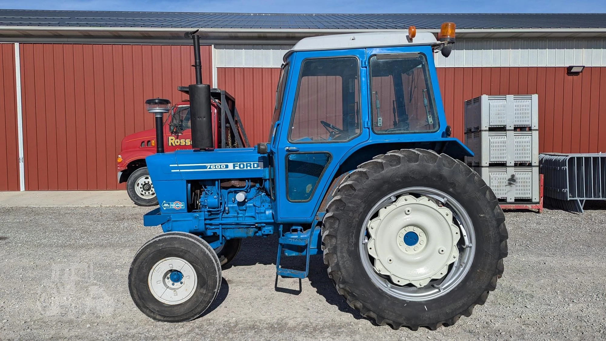USED 1980 FORD 7600
