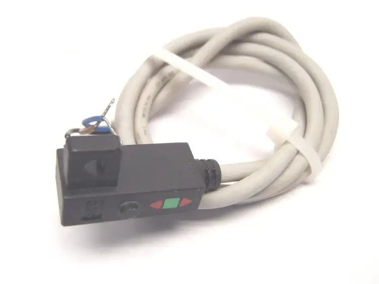 Used SMC DC5-24V PROXIMITY SWITCH Proximity Sensors | Maverick Industrial Sales #1110067