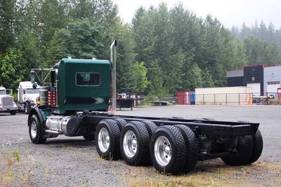 Used 2022 KENWORTH T800 TRI DRIVE EXTENDED DAY CAB 565 HP X15 FULL LOCKERS Conventional trucks British Columbia CA | International Machinery LLC #1710998