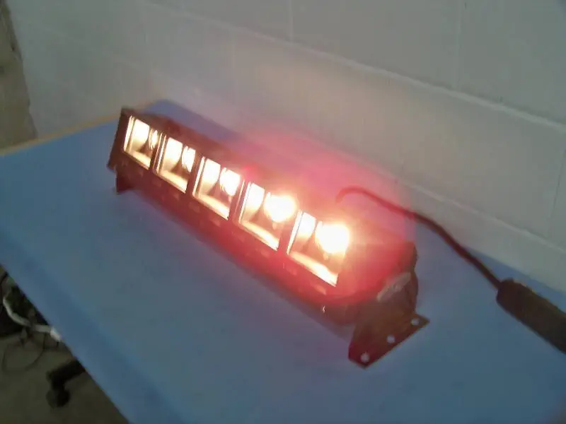Lighting and Electronics, Inc. 10-Bulb Ministrip Stage / Studio Lighting Bar