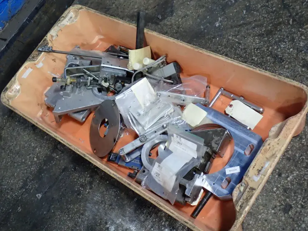 Hardware/valves