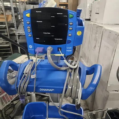 Used GE Healthcare GE Healthcare CARESCAPE DINAMAP V100 Vital Signs Monitors with Rolling Stands (Lot of 265 Units) Patient Monitors Texas US | PT Medical Technologies #1520422
