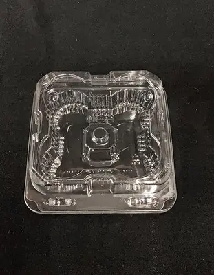 NEW, in-the-box — Commercial Packaging: 4-Count Muffin (small) See-Thru Clamshell