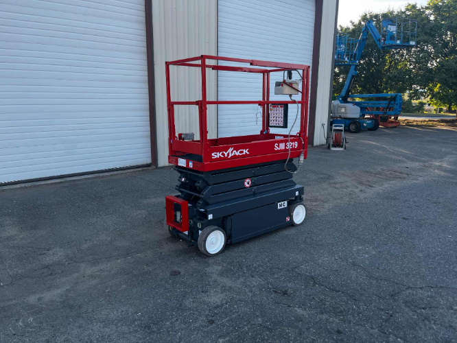 USED 2019 Skyjack SJ3219
