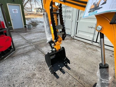 FUTURE Mini Excavator (FT15)