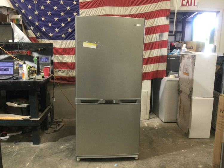 Used SAMSUNG FREEZER ON BOTTOM Refrigerators Michigan US | Miedema Asset Management Group #1183386