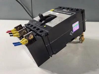 USED SQUARE D FHL36060