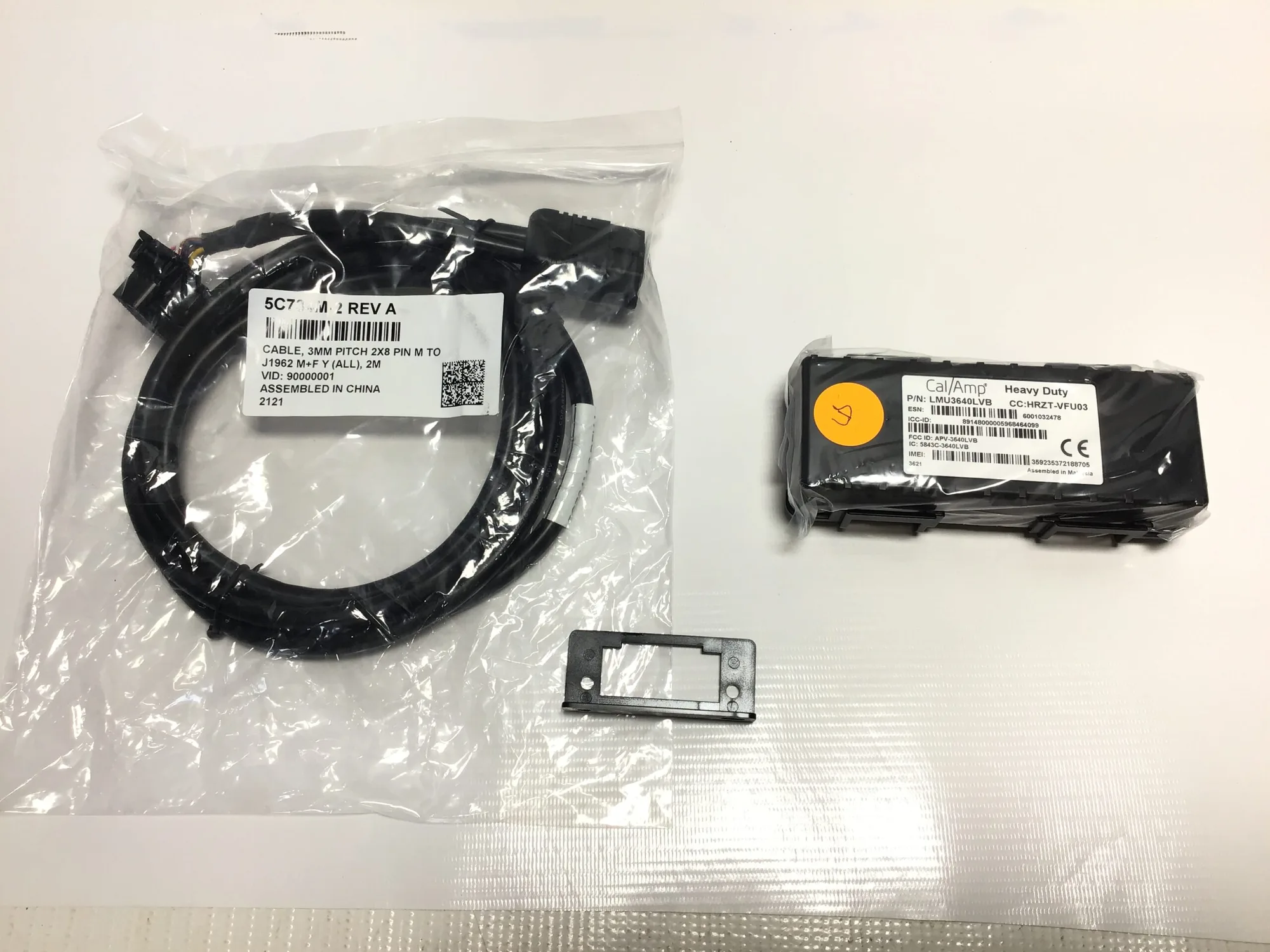 Cal/Amp LMU3640LVB – LMU 3640 OBDII Y Cable / LMU 3640 LTE Verizon Light Duty