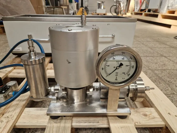 Used AVESTIN 2' X 2' X 4 Homogenizers CZ | Perry Equipment #120640