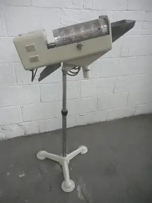 MANESTY MODEL 25 S/S TABLET DEDUSTER