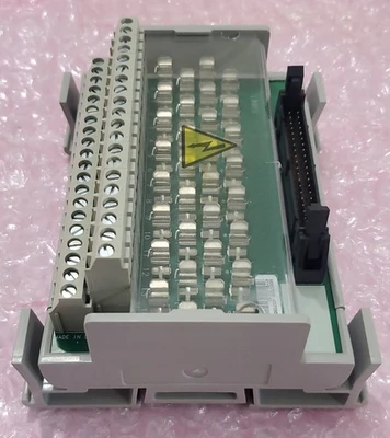 NEW Allen-Bradley 1492-IFM40F-FS24-2