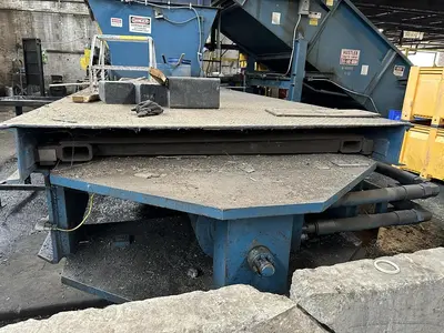 USED HARRIS GORILLA 200T-13/9 TWO-RAM BALER