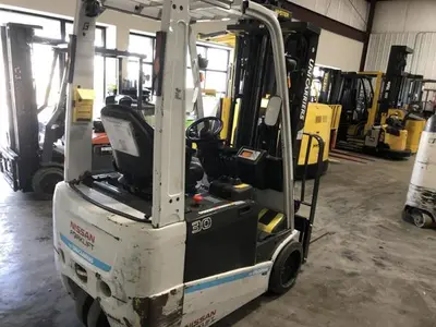 USED 2013 UNICARRIERS TX 30