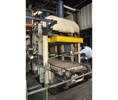 USED VALETTE PANEL PRESS 410 TON