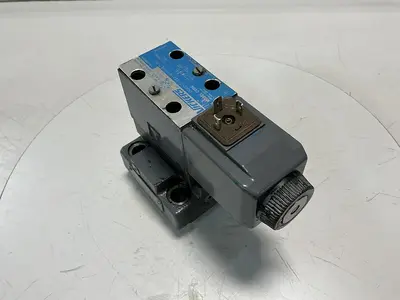 USED VICKERS DG4V-3-22A-M-U-HL7-60