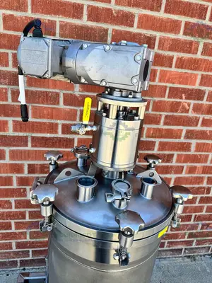 Unknown Brand 100 Liter Mixing Tank w/ Lenze 3 Phase Motor, Impeller