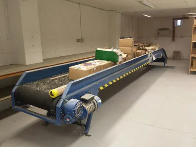 Flat Black Rubber Belt Conveyor 600mm wide x 7,600mm long