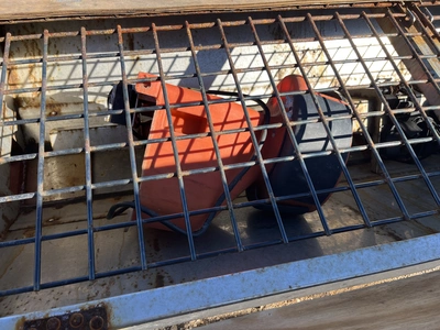 Swenson Stainless Steel Pickup Truck Salter. Motor is good, gearbox is bad. Municipality owned, load...