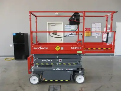 USED 2023 Skyjack SJ3219E