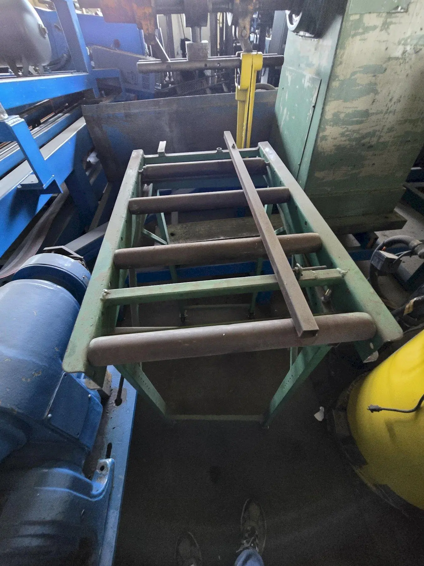 22" X 36" X 46.5" TALL UNBRANDED CONVEYOR STOCK # 0652826