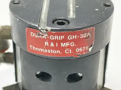 GH-30A | R&I Dura-Grip  Angular Gripper - Used
