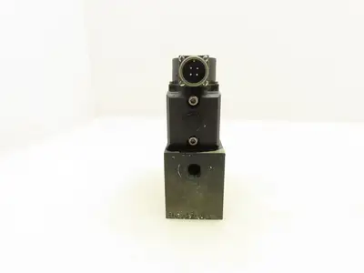 Koehring Pegasus Division PLS-2235 Hydraulic Servovalve 121UE
