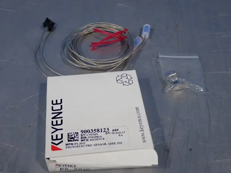 New | in-Stock KEYENCE PS201C Photoelectric Sensors Ohio US | HGR 24 #802887