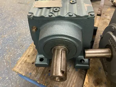 New | in-Stock SEW-EURODRIVE R77R37AM143 Speed Reducers | Surplus Asset Holdings #1205286