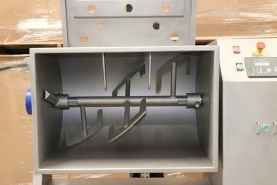 Mainca Model RM-200 Single-Action Mixer