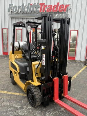 USED 2010 CAT FGC25N