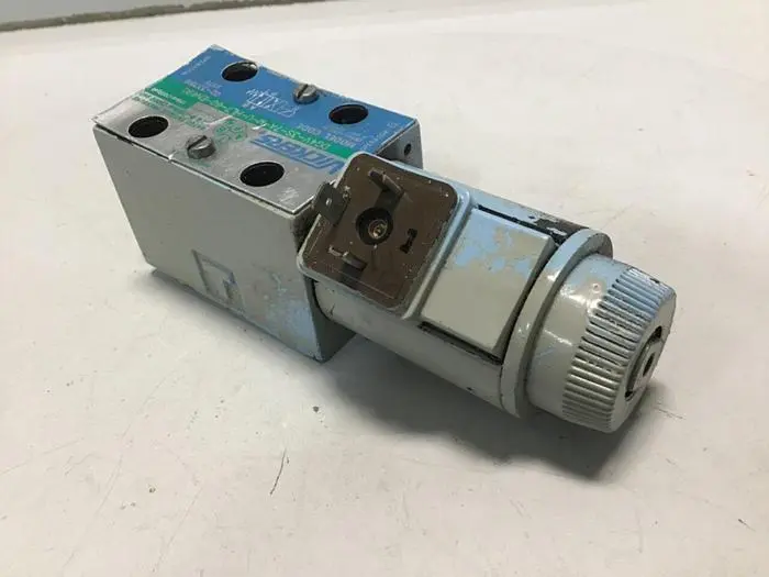 Used VICKERS DG4V3S7AMUHL760EN490 Valves/Fittings Michigan US | Ideal Machinery #603159