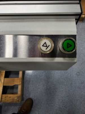 USED UIC - UNIVERSAL INSTRUMENTS CORP 44" LIFTGATE CONVEYOR