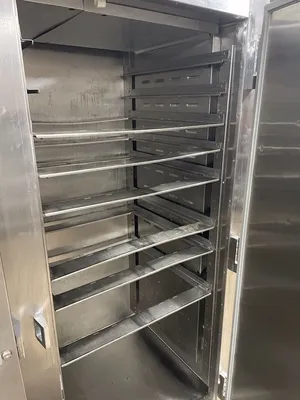 182-0086 Traulsen RE232E-ZCF02 2 Door Even-Thaw Self Contained Cooler